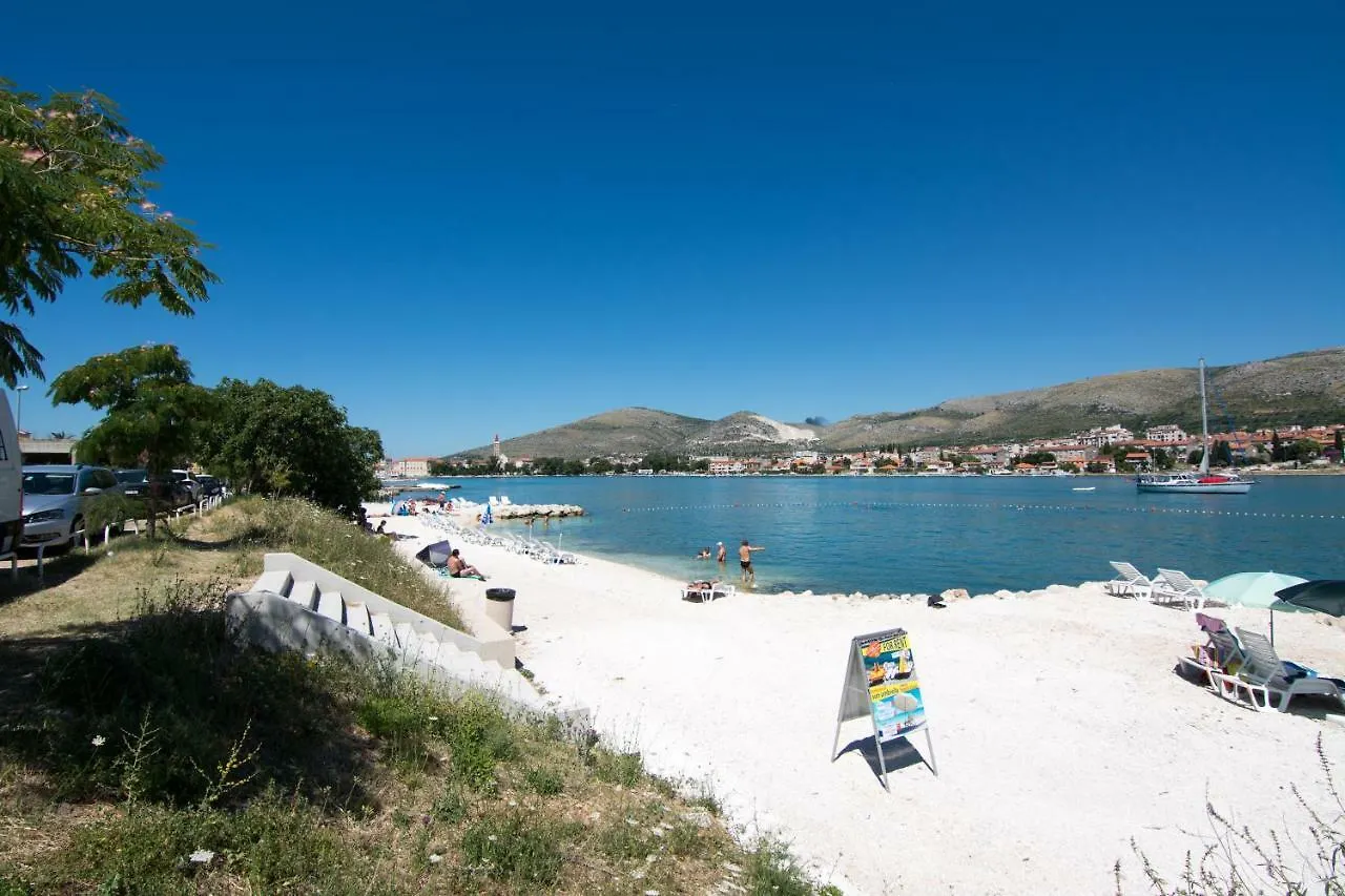 Studio Apartment Coce Trogir 0*,